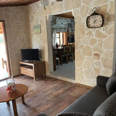 Konstantina's Stone House Ferienhaus Nea Poteidaia